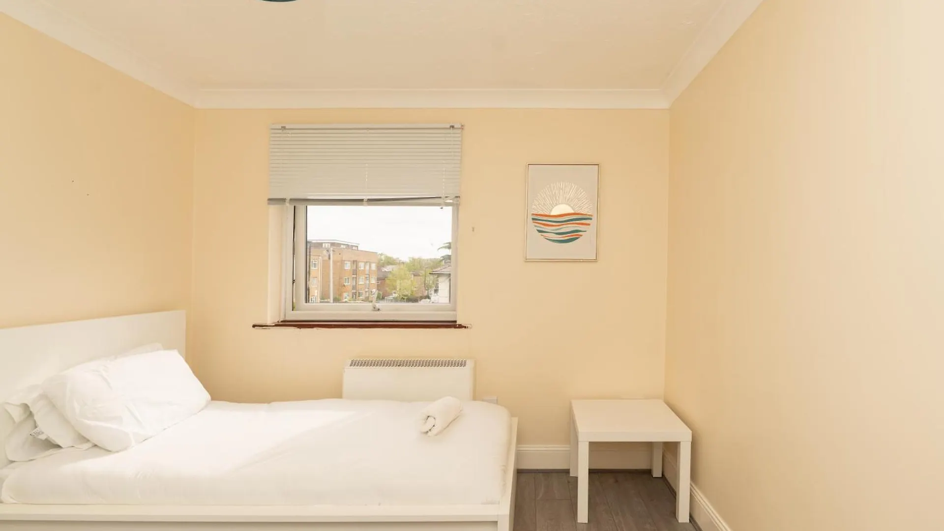 Centrally Located Cozy Apartment In サウサンプトン