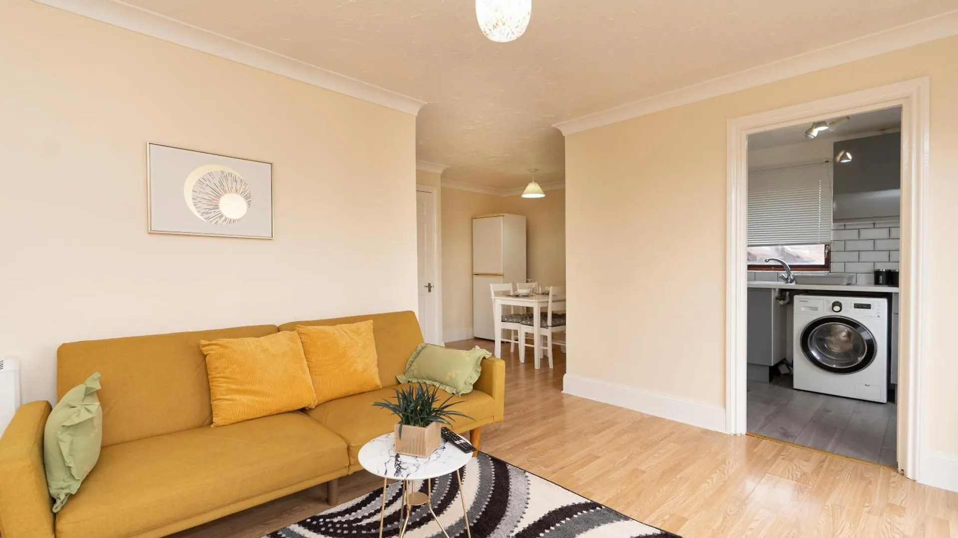 Centrally Located Cozy Apartment In サウサンプトン